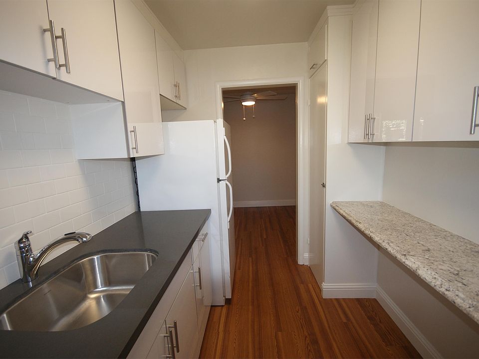 1st image of 3301 Pacific Ave APT 4