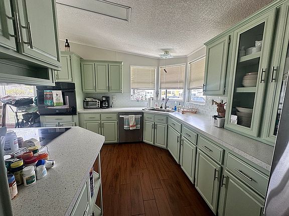 4th image of 2610 SW Olds Pl
