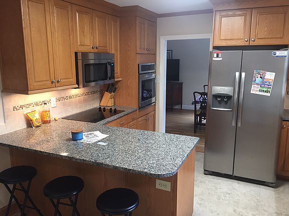 4th image of 907 Onslow Dr