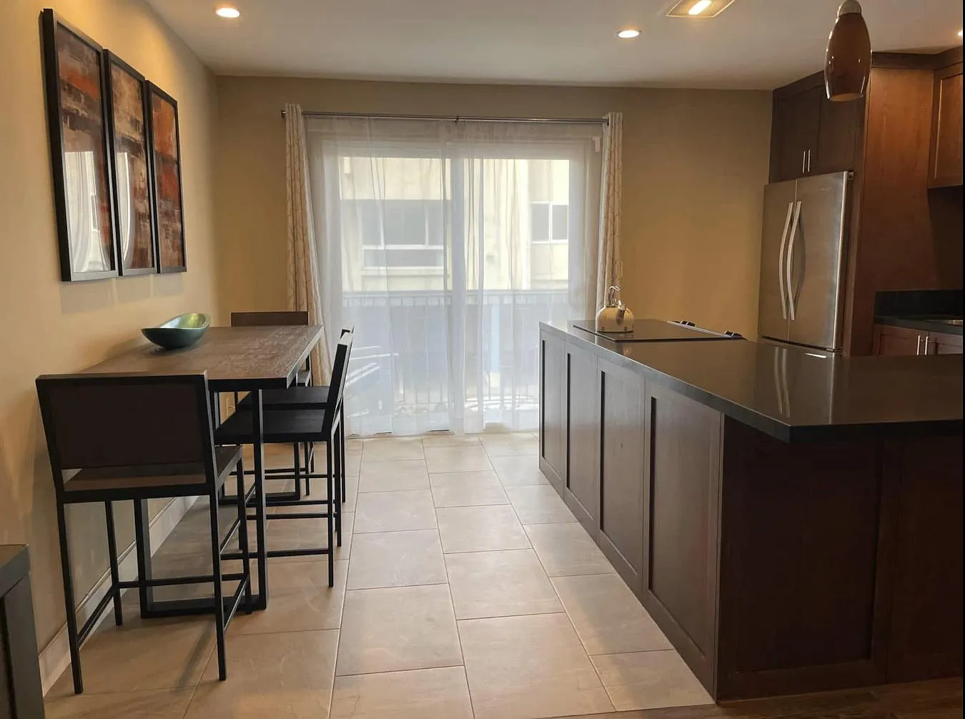 2 bed, 808 sqft, $4,750 — Photo 3