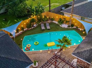 9811 Rocktree Dr, Houston, TX 77040