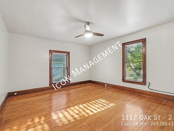 2nd image of 1112 Oak St #2