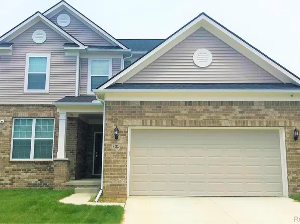 6111 Kingsley Ct, Clarkston, MI 48346