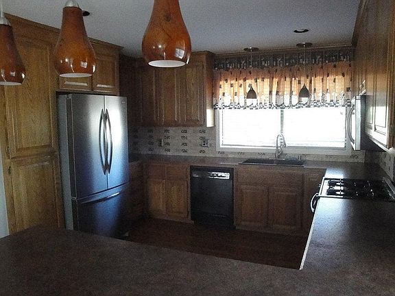 5th image of 254 Circle Oaks Dr