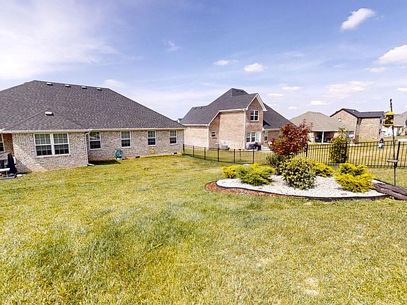5th image of 713 Goldenwood Dr