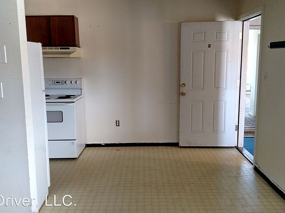 2nd image of 1001 Stanley Ave APT 9