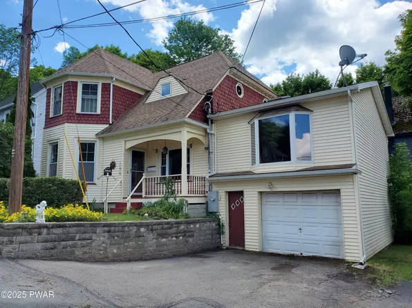 106 Young St, Honesdale, PA 18431