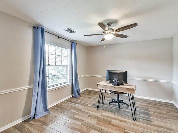 4th image of 4907 Bayboro Park Dr