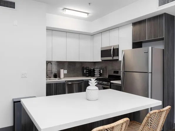 545 N Kenmore Ave, Los Angeles, CA 90004