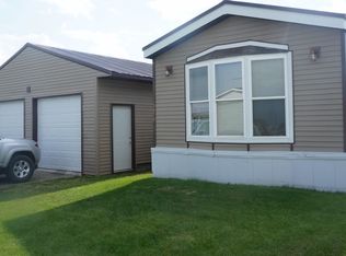 3878 Blue Bell Dr, Minot, ND 58701