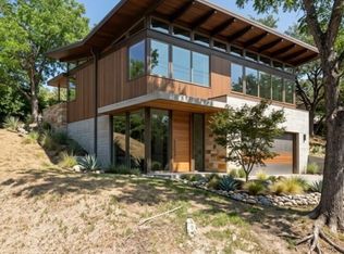 2560 N Hines Dr, Los Angeles, CA 90065
