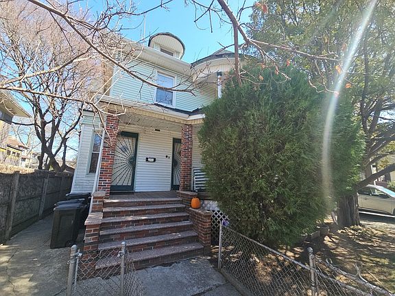3rd image of 285 E 16th St