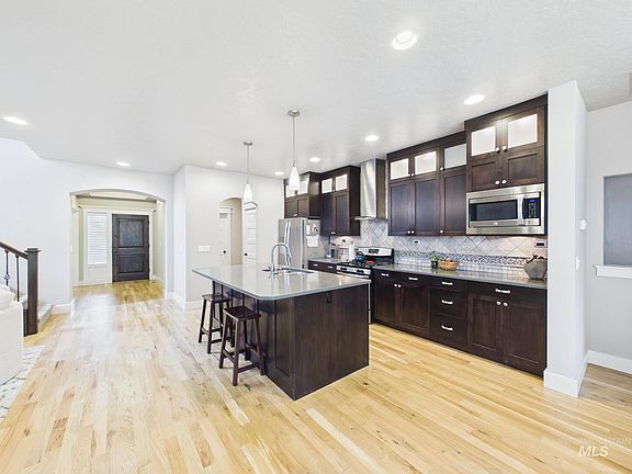 2nd image of 89 S Barkvine Way