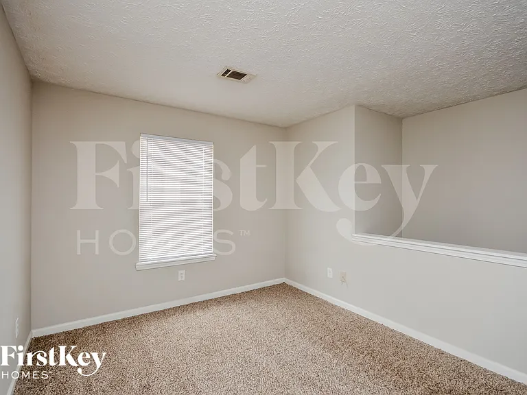 345 Lakeside Cir — Photo 13