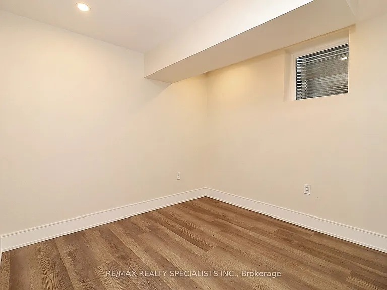 1046 Roosevelt Rd — Photo 28