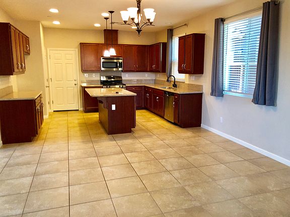 2nd image of 2554 Walker Dr