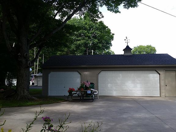 2nd image of 2624 Northeast Dr