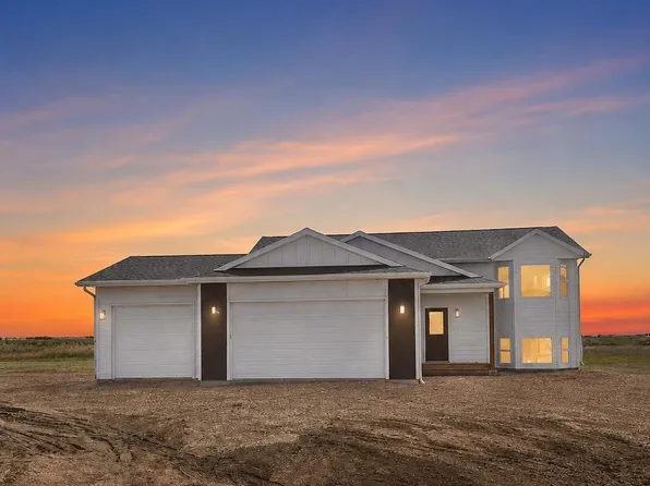 616 Bull Run Dr, Box Elder, SD 57719