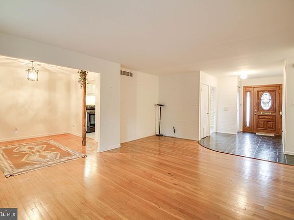 4th image of 6427 Clifton Forge Cir
