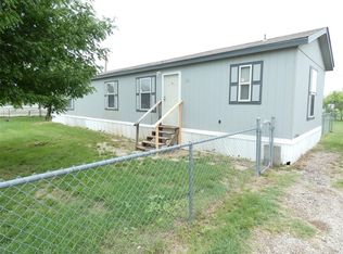 111 Metro Dr, Tye, TX 79563