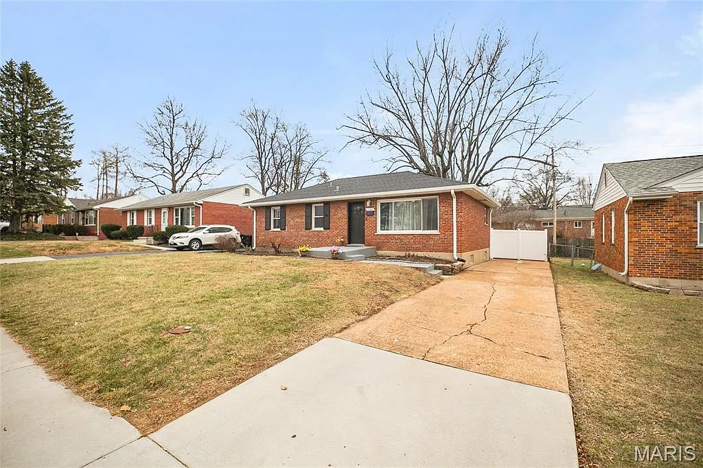 11344 Manchester Rd photo 1