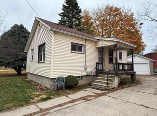 814 4th St, Menominee, MI 49858