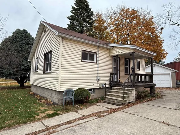 814 4th St, Menominee, MI 49858