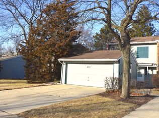 277 Edgewater Dr, Bloomingdale, IL 60108