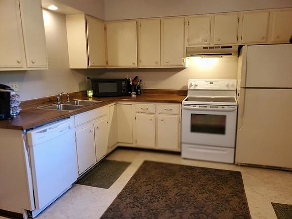 4th image of 90 Heritage Dr