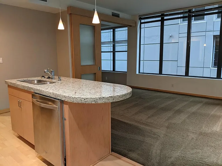 2716 Elliott Ave #306 — Photo 8