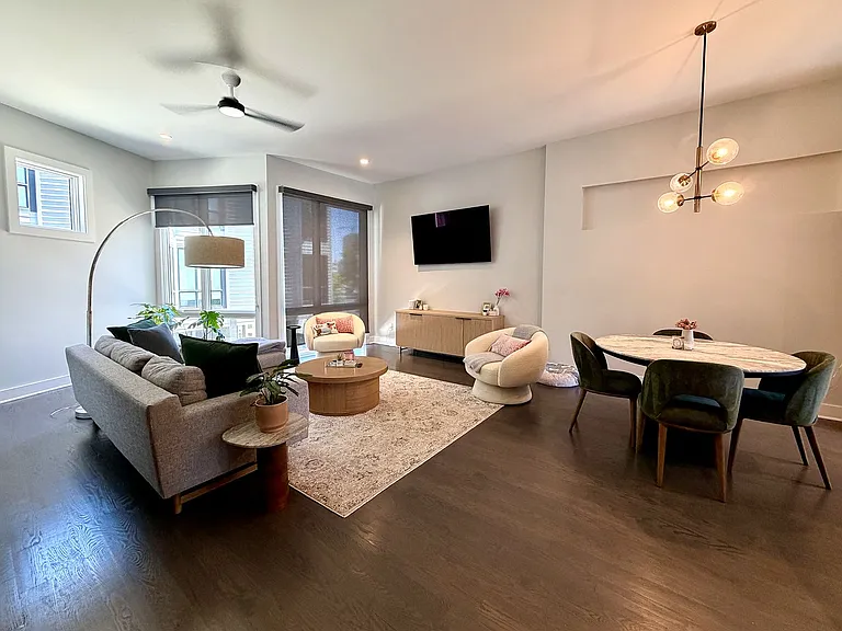 1070 Kenilworth Ave — Photo 13