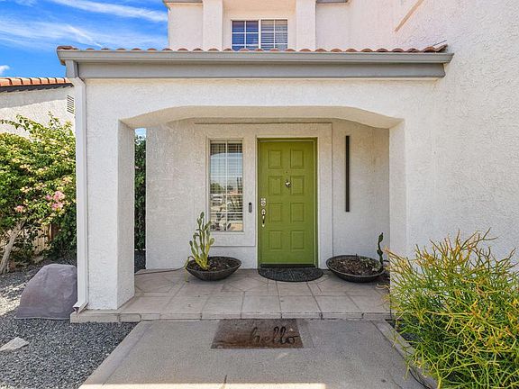 3rd image of 45640 Cimarron Rd