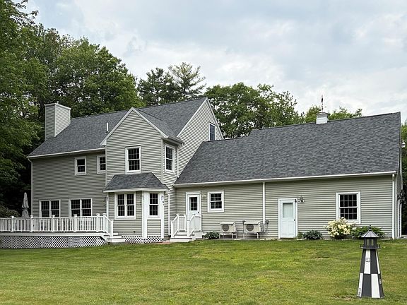 3rd image of 320 Holmes Road