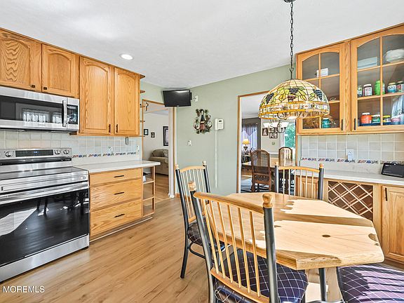 3rd image of 20 Jay Court