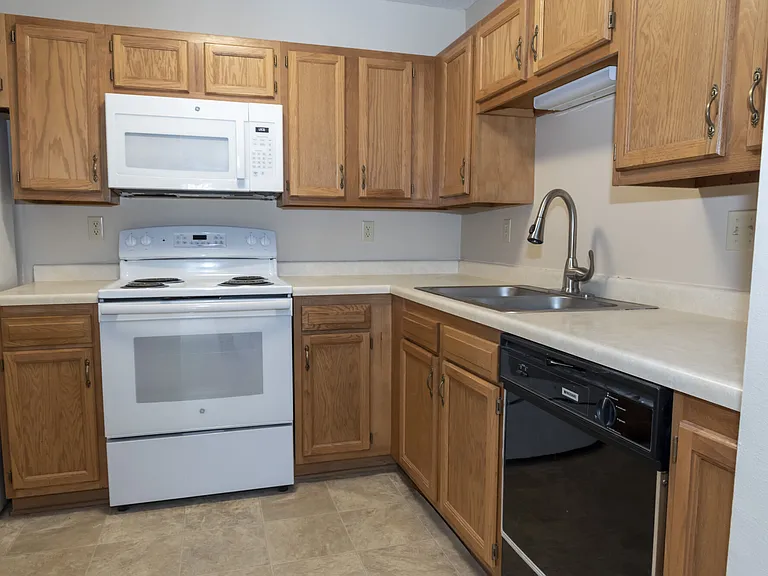BRIARCLIFF APARTMENTS — Photo 27