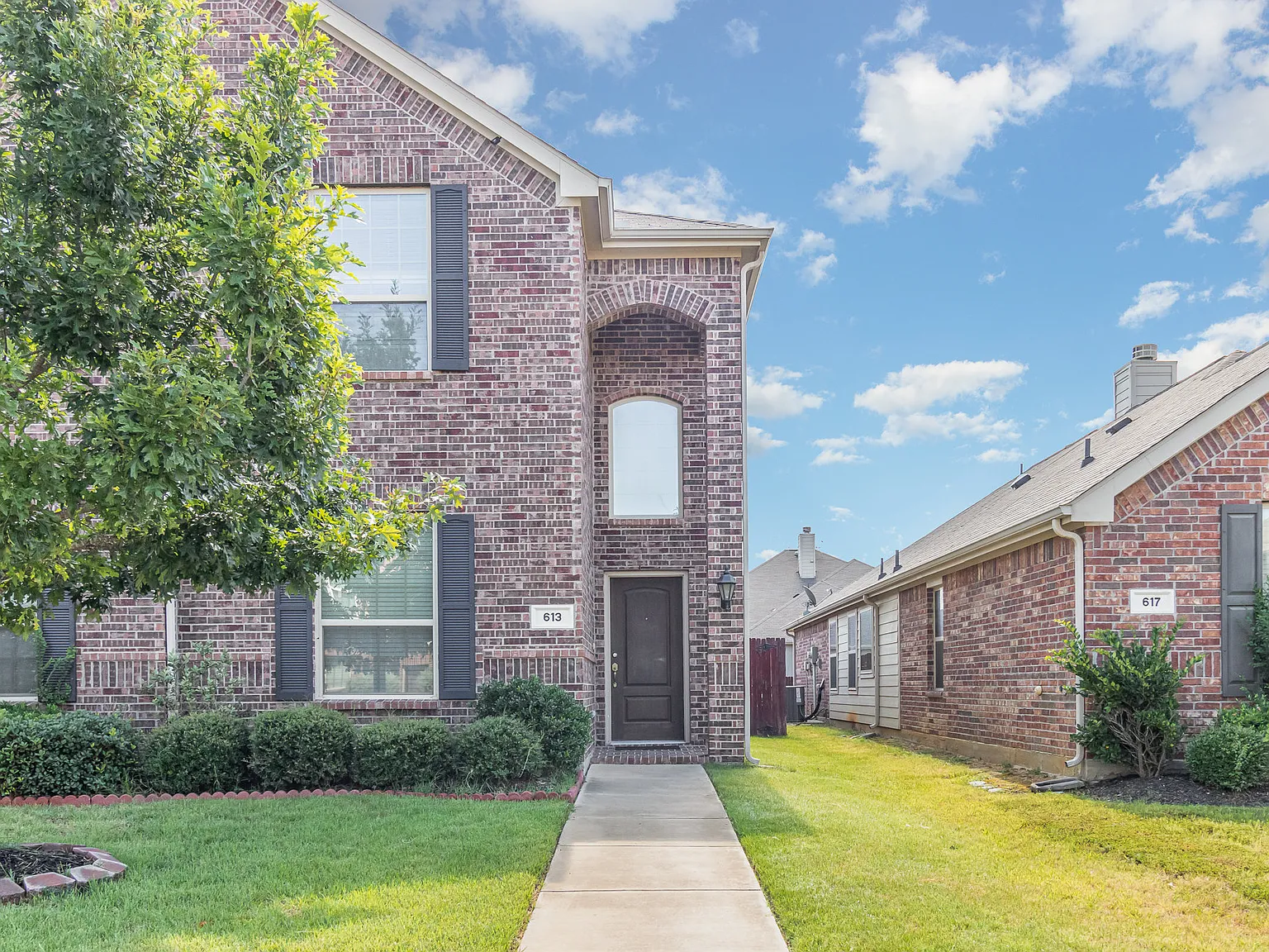 Beautiful 3-Bedroom Home in Aubrey — Photo 3