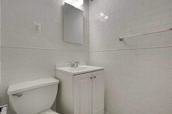 Rented by Algin Management | media 9