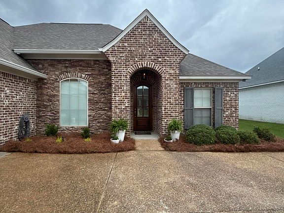 5th image of 320 Emerald Way