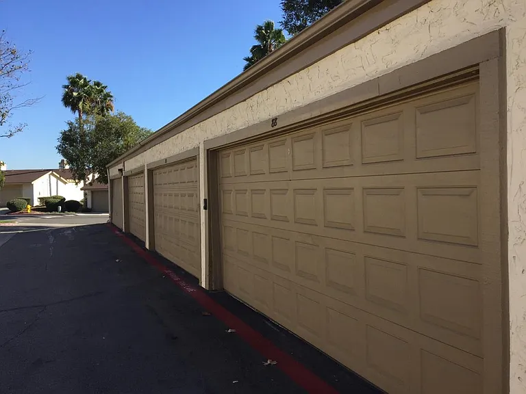 Detached garage