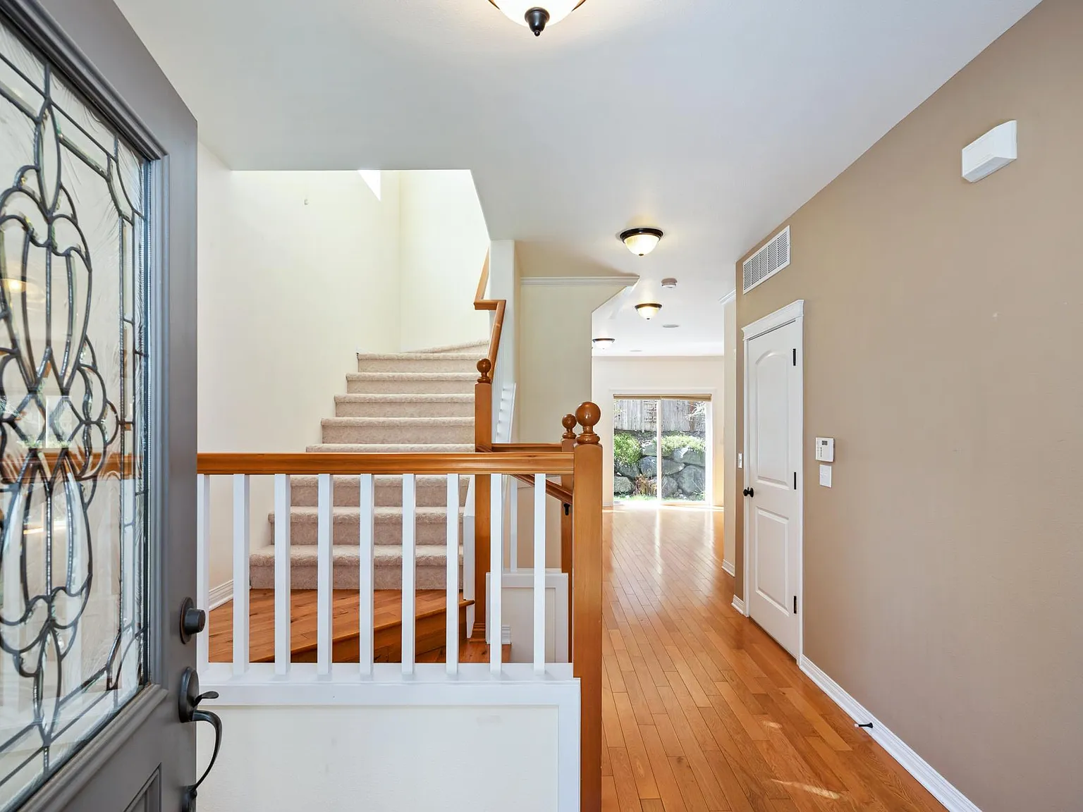 4 bed, 1986 sqft, $3,630 — Photo 3