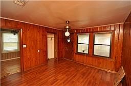 3rd image of 2052 Cortlandt St