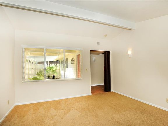 4th image of 752 Juanita Ave
