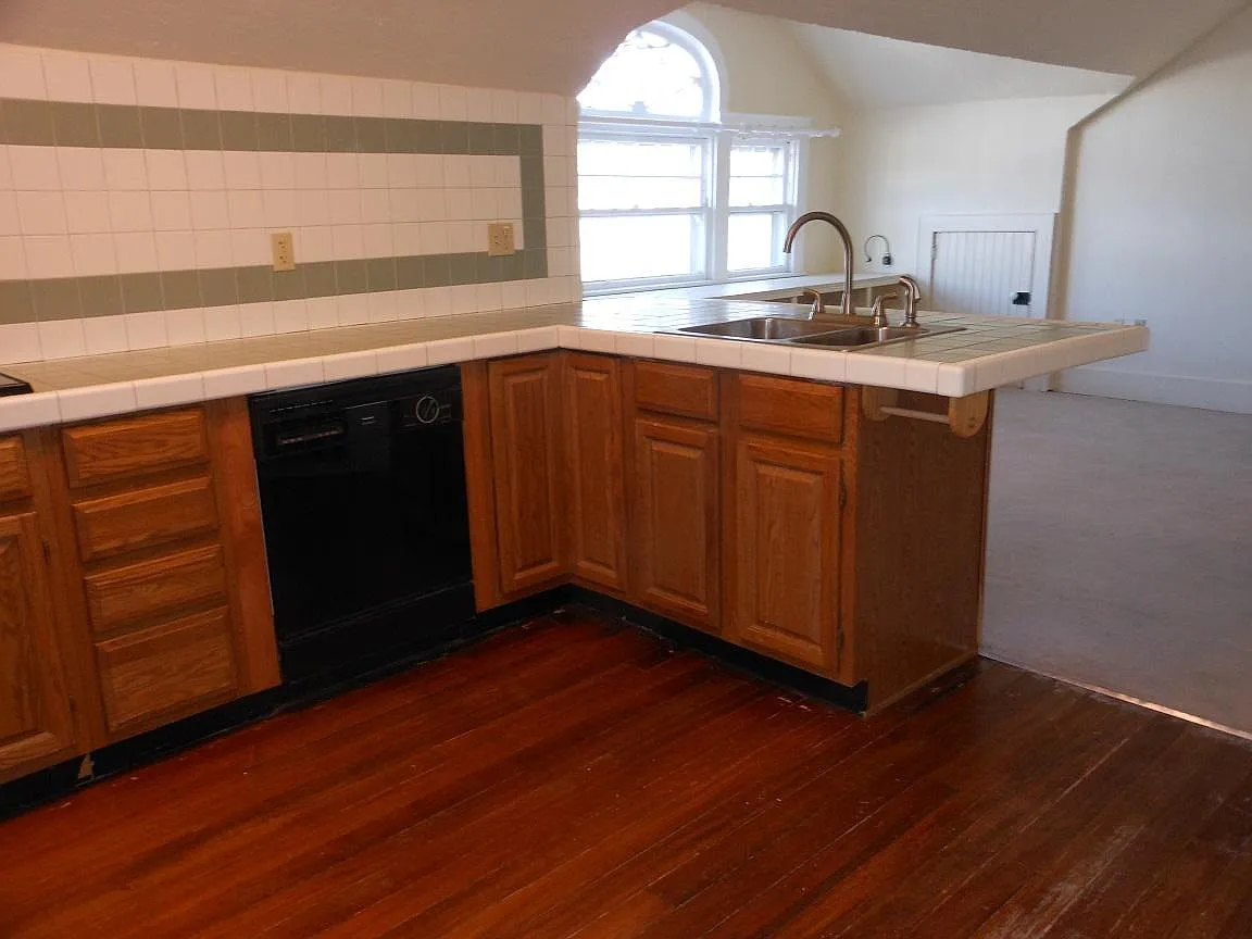 1 bed, 850 sqft, $925 — Photo 4