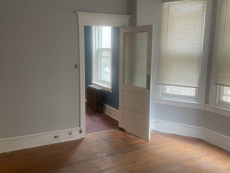 1st image of 429 W Olney Ave Floor 1