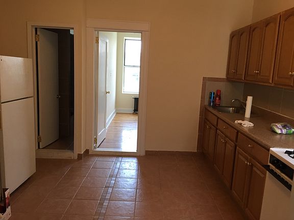 3rd image of 3021 42nd St APT 3L