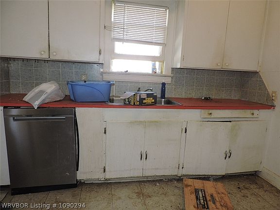 3rd image of 535 N 39th St