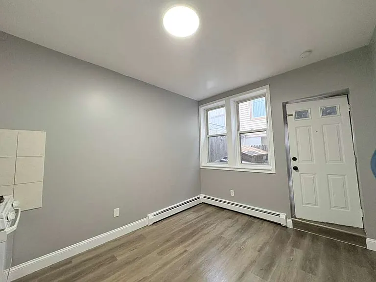 70 Main St #7R — Photo 3
