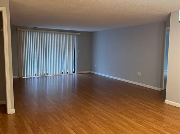 12 9th St APT 204, Medford, MA 02155