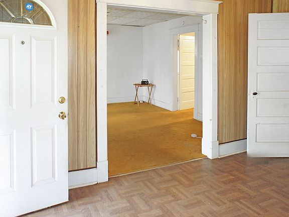 4th image of 802 W 42nd St