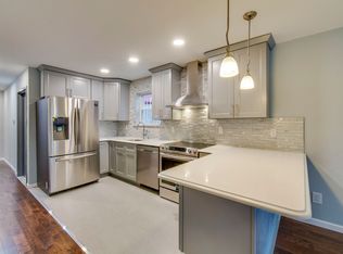 25-22 18th St #1, Astoria, NY 11102